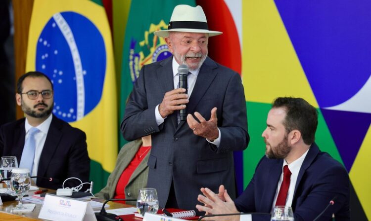 Novo Desenrola vai usar até R$ 8,2 bi do FGTS para quitar dívidas — Ministério do Trabalho e Emprego