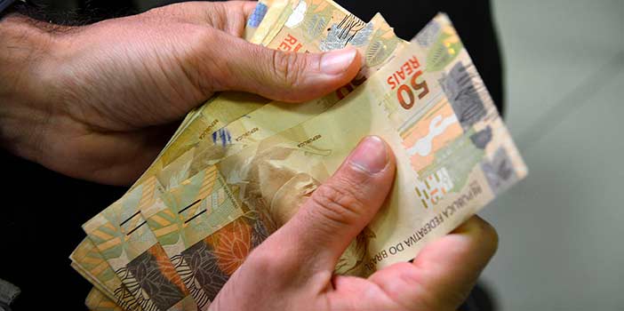 Rendimento médio da população brasileira atinge R$ 3.367 em 2025 | Notícias