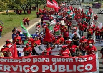Relator do PL da negociação coletiva no setor público recebe servidores – CUT