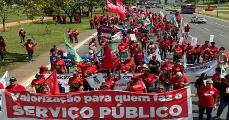 Relator do PL da negociação coletiva no setor público recebe servidores – CUT