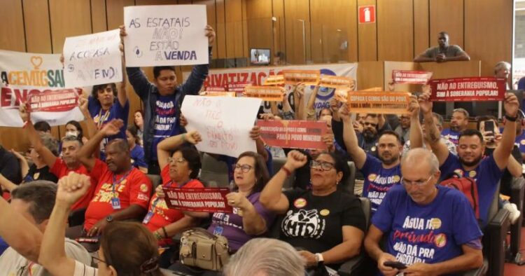 Copasa admite risco de não privatização – CUT