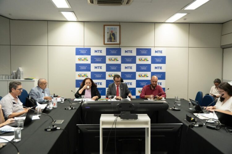 Pais gerou 85.888 empregos em abril chegando a um saldo de 699.762 vagas formais no ano, crescimento de 1,5% — Ministério do Trabalho e Emprego