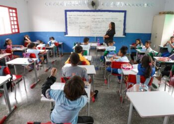Comissão que analisa MP de aumento do piso do magistério é instalada no Congresso