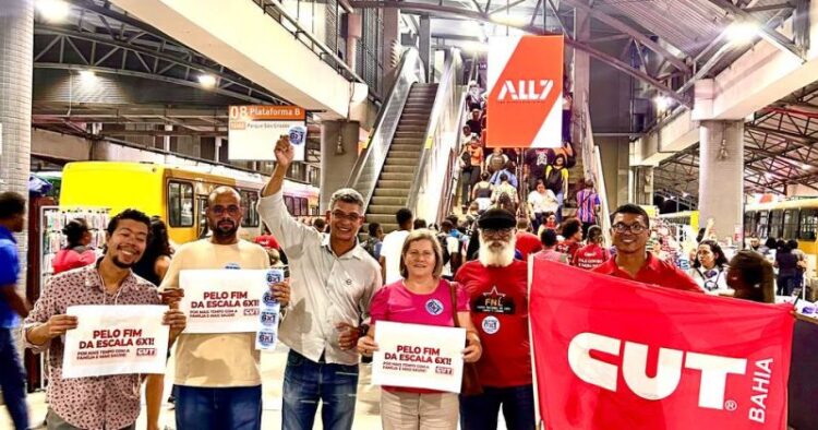 CUT Bahia intensifica mobilização pelo fim da escala 6×1 com panfletagem em Salvador