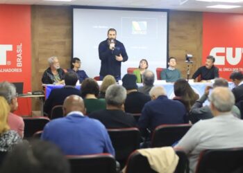 Macrossetor Indústria da CUT abre seminário com debate sobre os fundamentos da IA – CUT