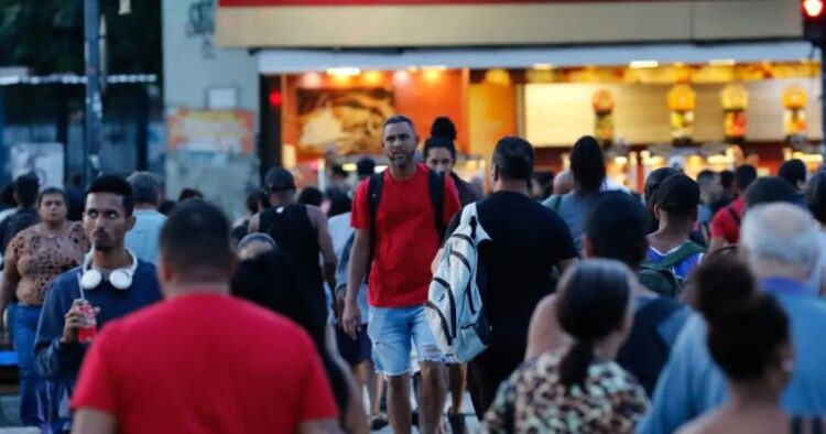 Desemprego chega a 5,8% no trimestre encerrado em abril, diz IBGE – CUT