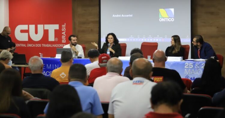 Inteligência Artificial acelera mudanças no trabalho e desafia negociação coletiva – CUT