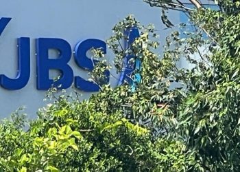 Justiça do Trabalho impõe limites à vigilância empresarial e condena JBS por câmeras