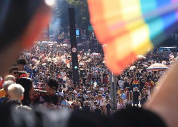 Parada LGBTQIA+ reúne milhares em São Paulo e reforça chamado ao voto em 2026 – CUT