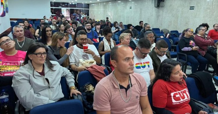 CUT apresenta campanha permanente contra o feminicídio em encontro LGBTQIA+ – CUT